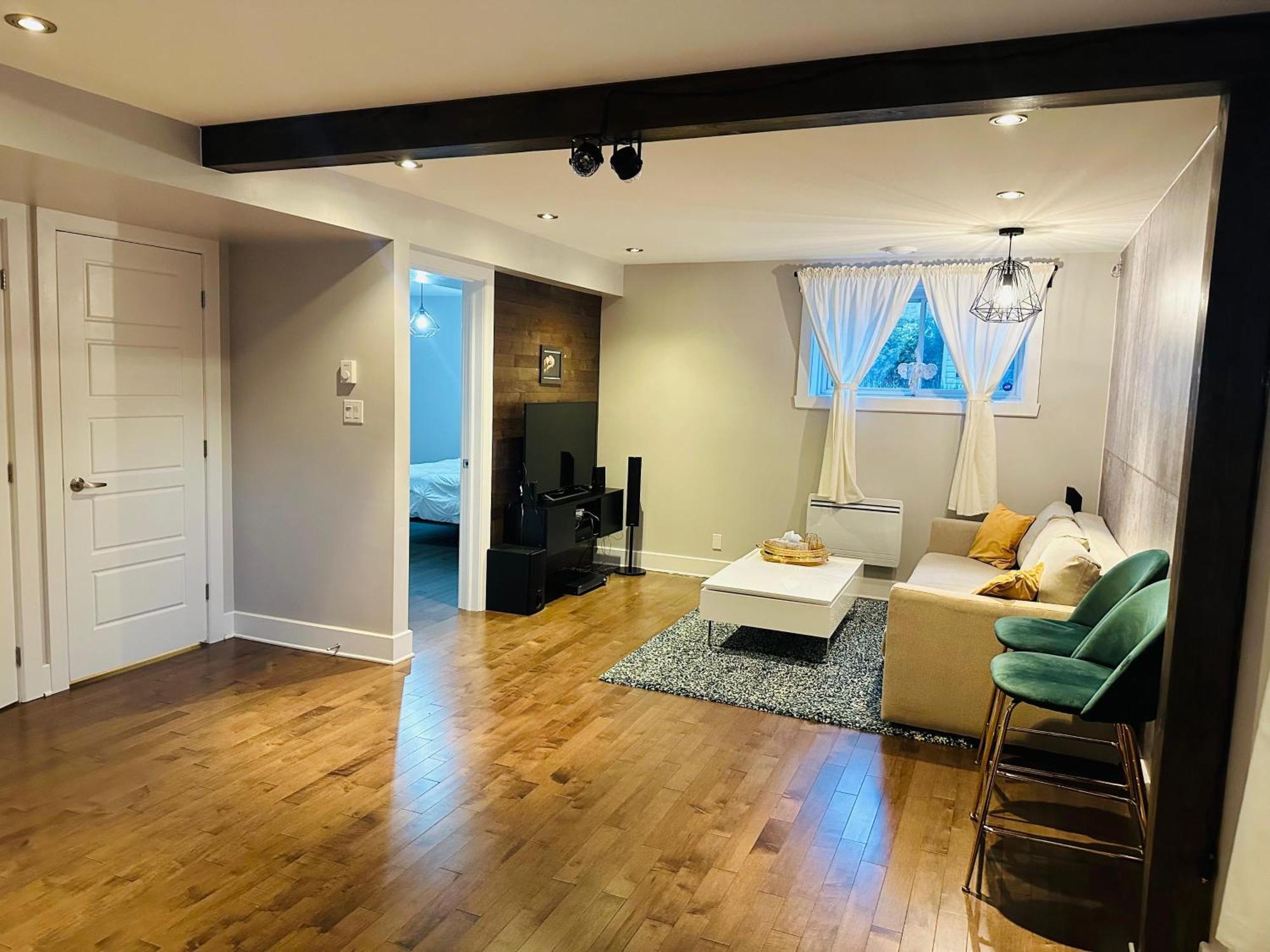לונגאיל Urban Retreat - 2 Bedroom, 3 Beds, 6 Guests, Free Parking מראה חיצוני תמונה